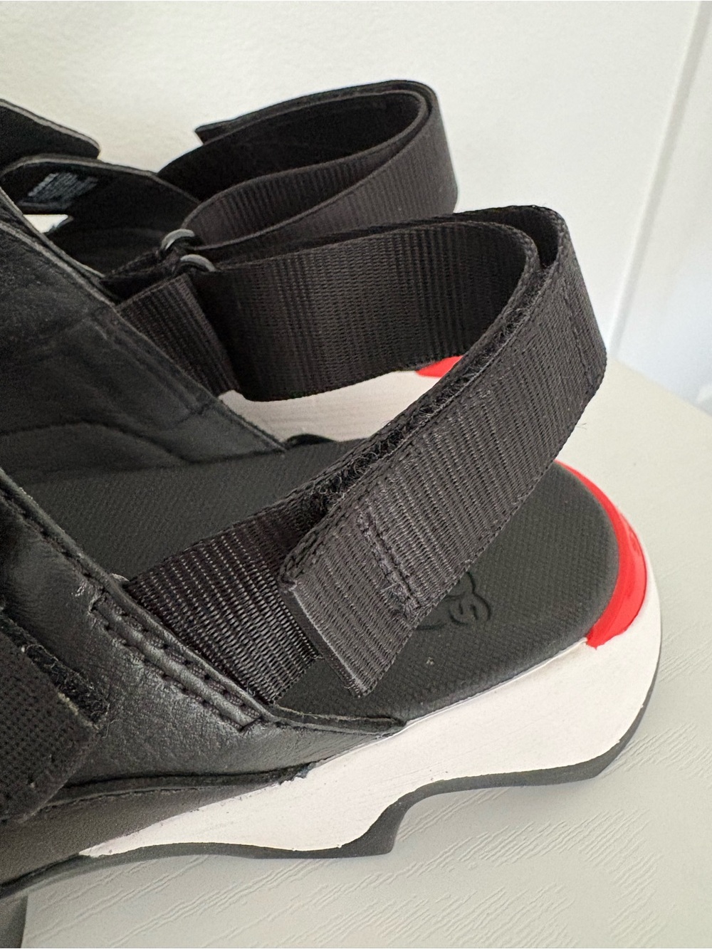 SOREL Kinetic Impact Sling Sandal Black/White/Red Size 8 - EXCELLENT - Picture 8 of 14